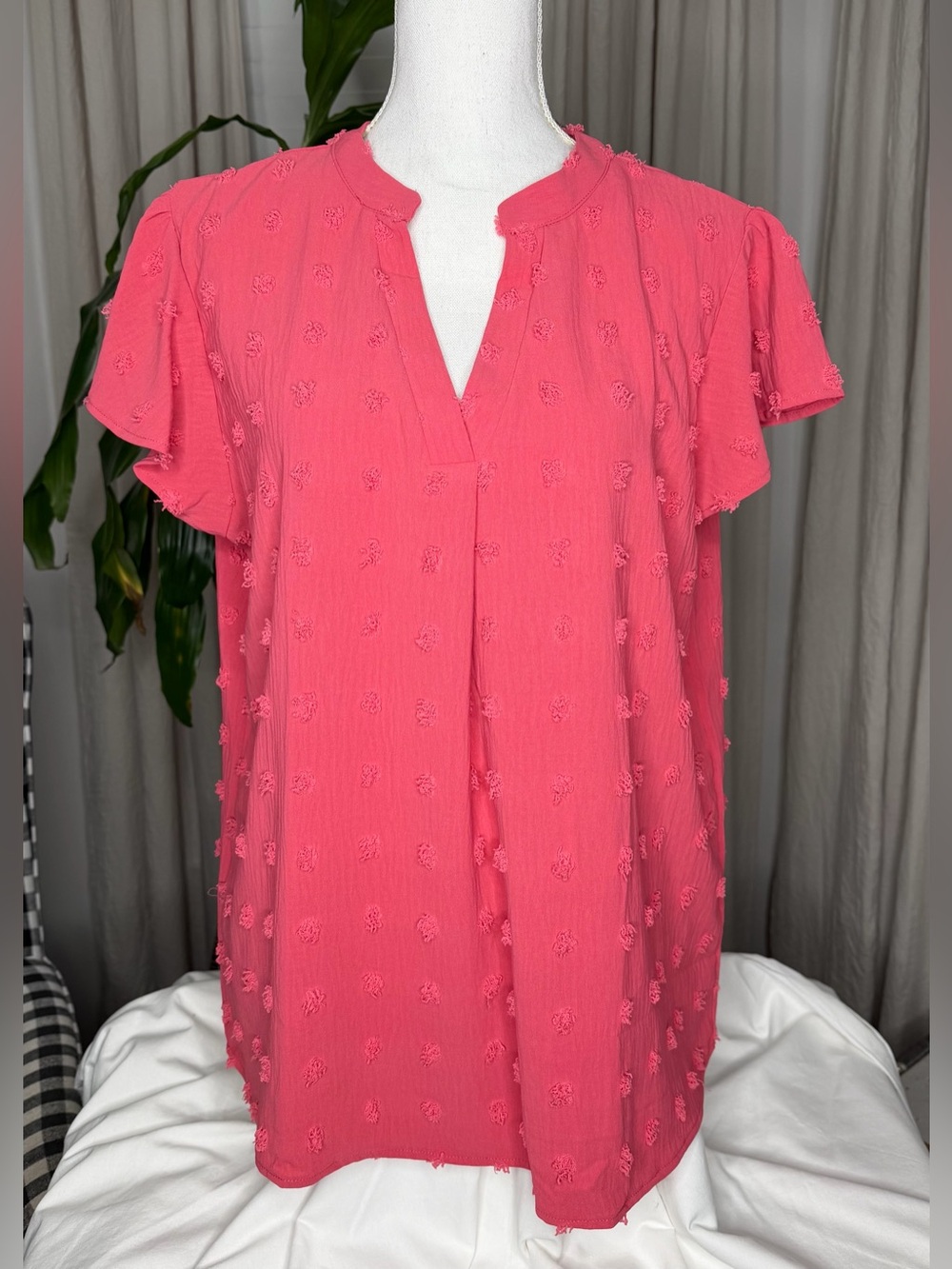 Women's Pink/Coral Textured Polyester/Spandex V-Neck Flutter Sleeve Blouse XL